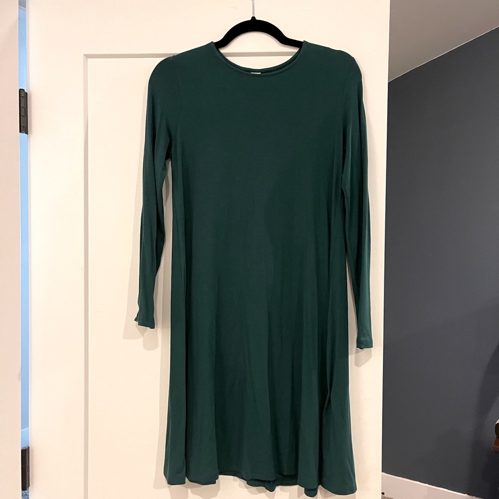 Old Navy Green shift dress. Size small